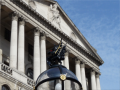 BoE delays rate hike following weak growth